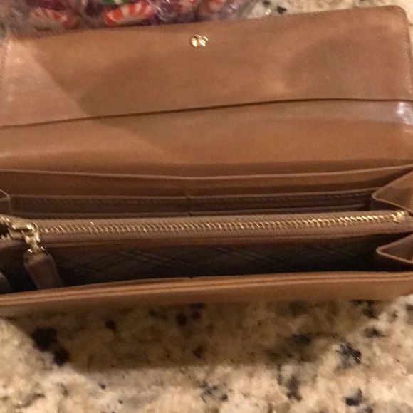 Authentic Burberry Wallet - Picture 3 of 7